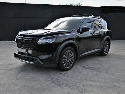 Used 2024 Nissan Pathfinder SL w/ SL Premium Package FWD image 1