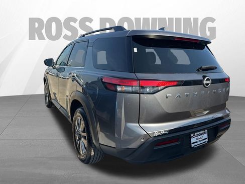 Used 2025 Nissan Pathfinder SV FWD image 5