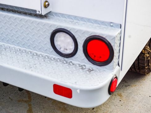 New 2024 Ford F250 XL w/ XL Chrome Package image 9