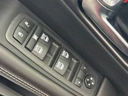 New 2027 Chrysler Pacifica Select AWD/4WD image 17