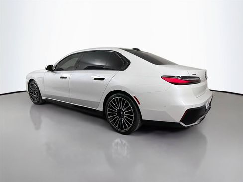 New 2026 BMW 750e xDrive AWD/4WD image 7
