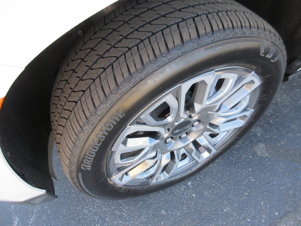 Certified 2024 GMC Yukon Denali Ultimate AWD/4WD image 14