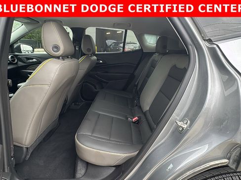 Used 2025 Chevrolet Trax ACTIV w/ Sunroof Package image 15