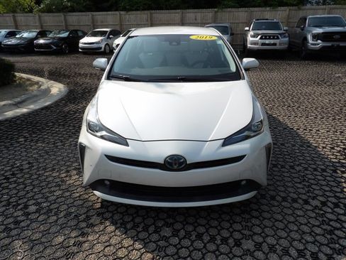 Used 2019 Toyota Prius XLE AWD/4WD image 2