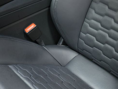 Used 2022 Audi RS e-tron GT w/ Carbon Performance Package image 22