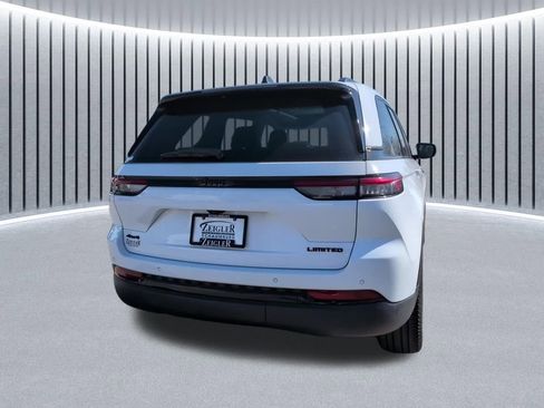 Used 2024 Jeep Grand Cherokee Limited w/ Black Appearance Package image 7