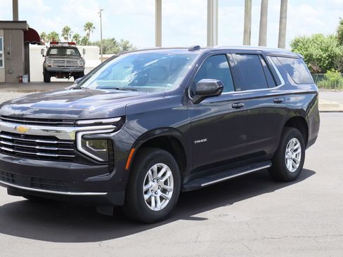 Used 2025 Chevrolet Tahoe LT RWD image 5