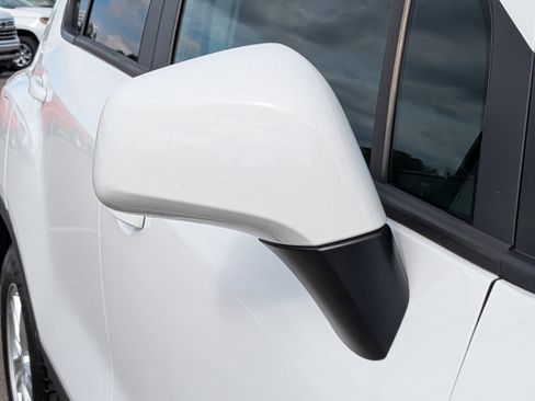 Used 2021 Chevrolet Trax LS w/ Tint and Cruise Package image 11