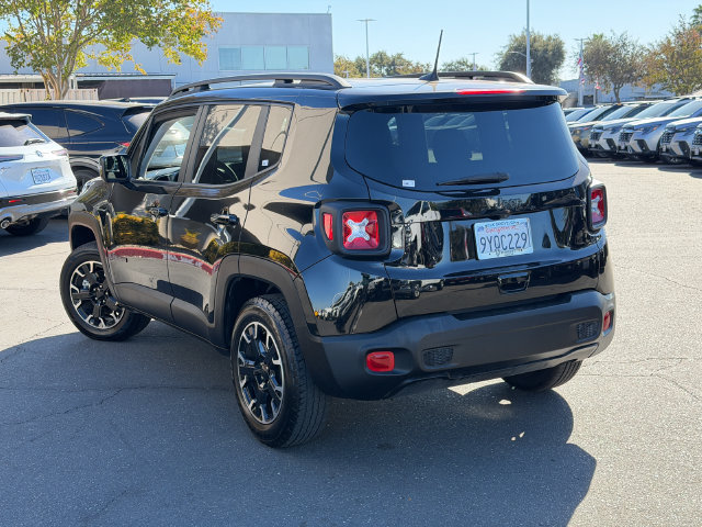 Used 2023 Jeep Renegade Latitude AWD/4WD image 9