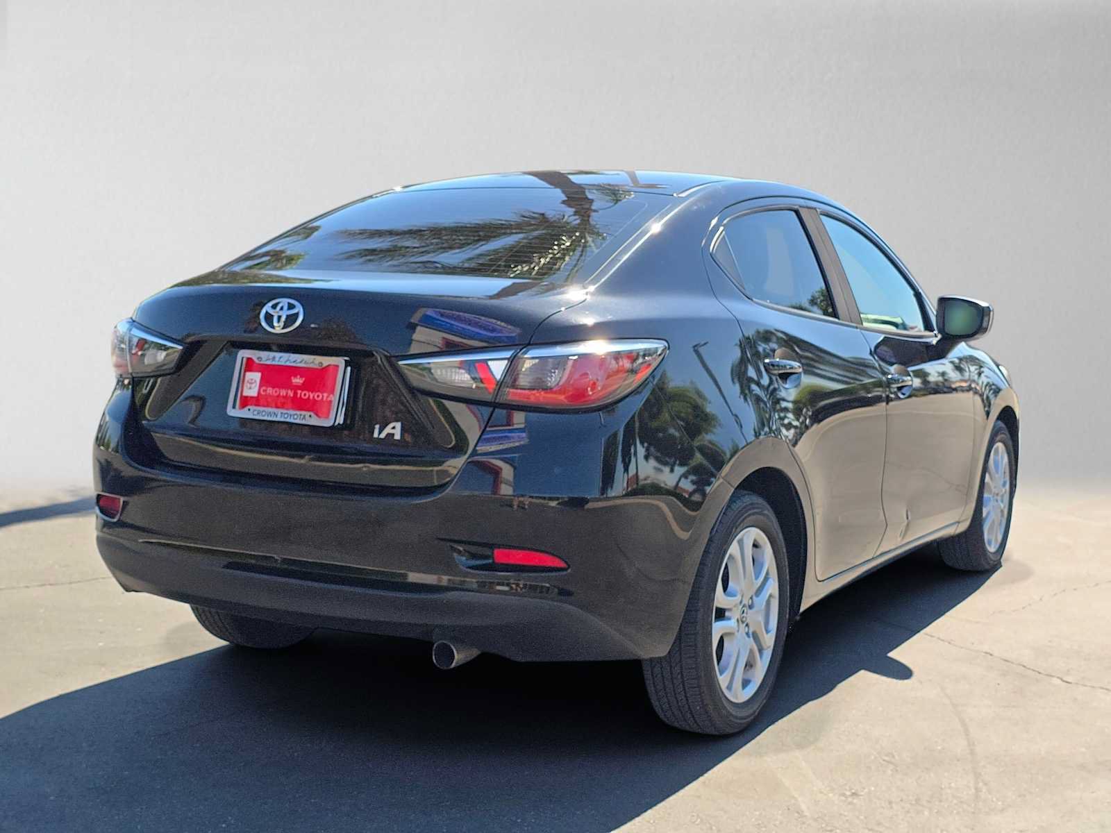 Used 2017 Toyota Yaris iA FWD image 3