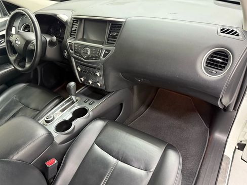 Used 2018 Nissan Pathfinder SL w/ Midnight Edition Package image 14
