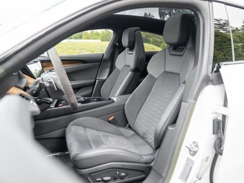Used 2022 Audi e-tron GT Premium Plus AWD/4WD image 42