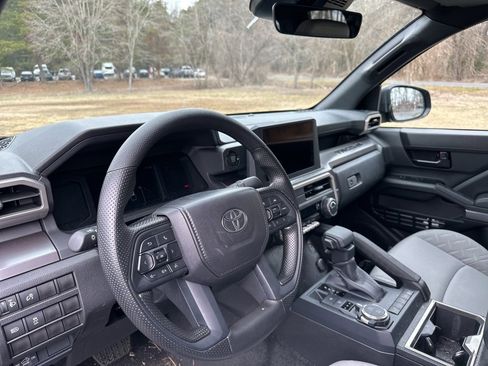 Used 2025 Toyota Tacoma SR5 image 9