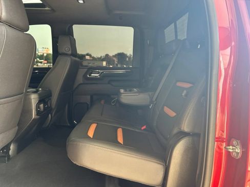 Used 2024 GMC Sierra 2500 AT4 w/ AT4 Premium Plus Package AWD/4WD image 9