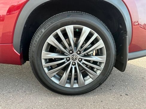 Used 2021 Toyota Highlander Platinum AWD/4WD image 42