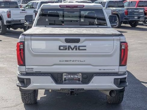 Used 2024 GMC Sierra 2500 Denali Ultimate AWD/4WD image 32