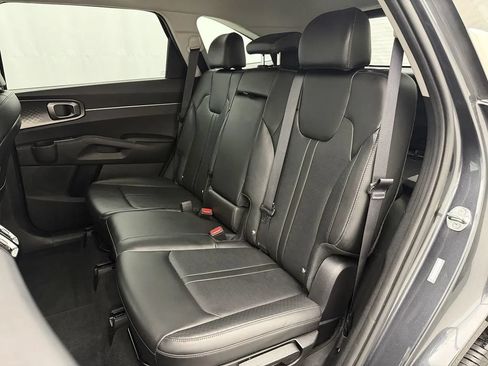 Used 2024 Kia Sorento S FWD image 27
