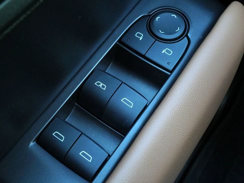 Used 2024 GMC Canyon AT4 w/ Canyon Safety Plus Package AWD/4WD image 21