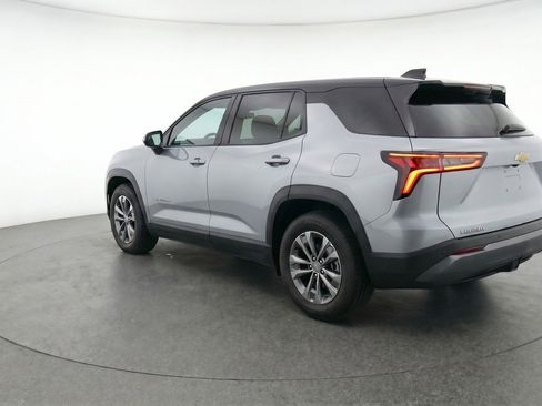 Used 2025 Chevrolet Equinox LT FWD image 6