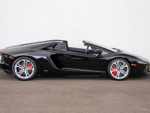 Used 2014 Lamborghini Aventador LP 700-4 AWD/4WD image 3