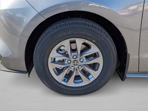 New 2026 Toyota Sienna LE image 10