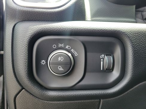 Used 2021 RAM 1500 Big Horn image 22