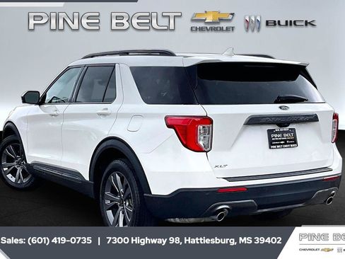 Used 2023 Ford Explorer XLT w/ Equipment Group 202A RWD image 2