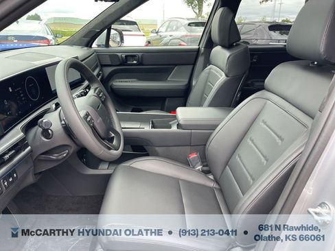 Used 2025 Hyundai Santa Fe Calligraphy w/ Tow & Go Package FWD image 4