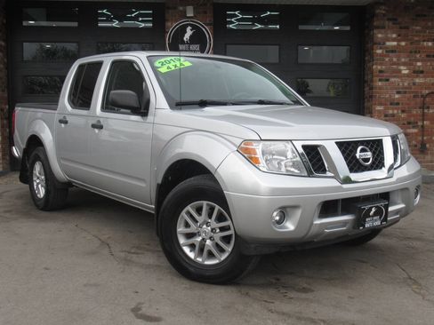 Used 2019 Nissan Frontier SV w/ Value Truck Package AWD/4WD image 2