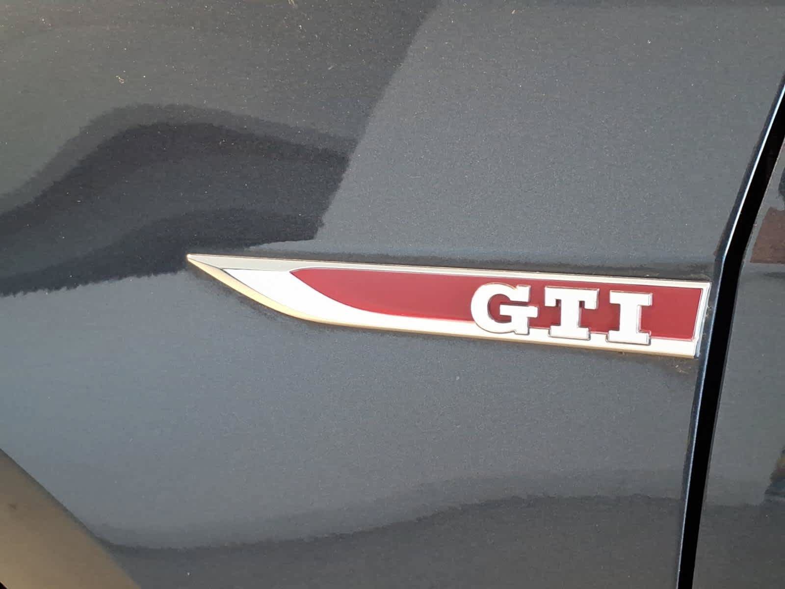 Used 2018 Volkswagen GTI SE w/ SE Leather Package FWD image 9