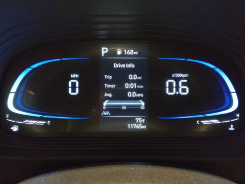Used 2025 Hyundai Venue SEL FWD image 23