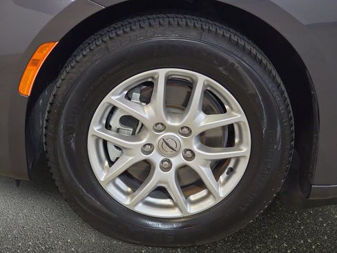 Used 2023 Chrysler Pacifica Touring-L FWD image 31