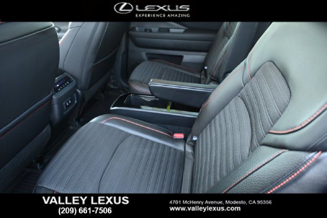 Used 2026 Nissan Pathfinder Rock Creek w/ Rock Creek Premium Package AWD/4WD image 9