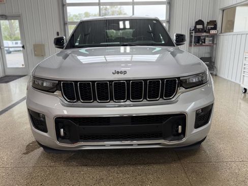 Used 2022 Jeep Grand Cherokee Overland AWD/4WD image 38
