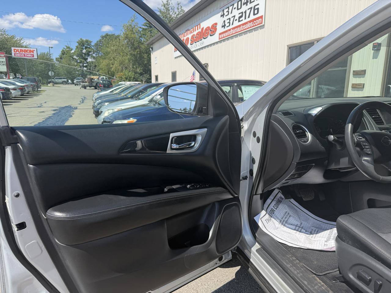 Used 2018 Nissan Pathfinder SV AWD/4WD image 11