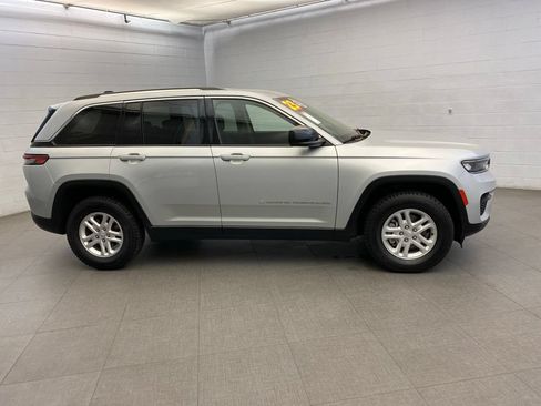 Certified 2023 Jeep Grand Cherokee Laredo AWD/4WD image 4