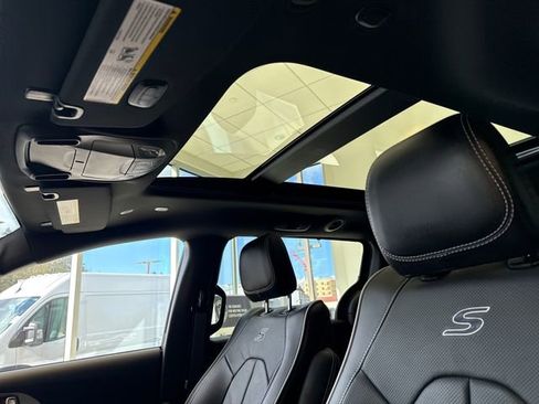 New 2026 Chrysler Pacifica Limited w/ S Appearance Package image 27