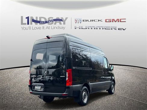 Used 2024 Mercedes-Benz Sprinter 2500 image 2