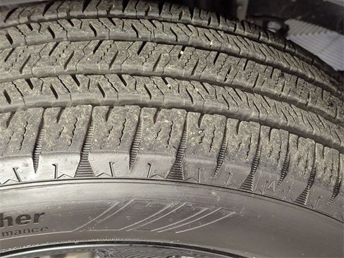 Used 2025 Jeep Wrangler Unlimited Sahara w/ Safety Group image 9