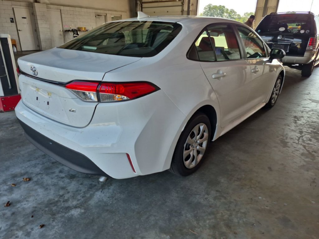 Used 2026 Toyota Corolla LE FWD image 4