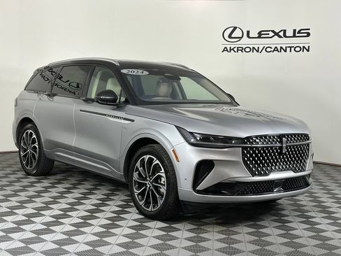 Used 2024 Lincoln Nautilus Reserve w/ Equipment Group 202A AWD/4WD image 2