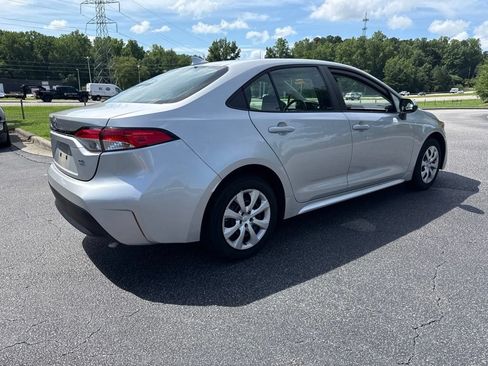 Used 2024 Toyota Corolla LE FWD image 5