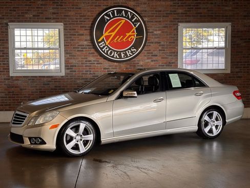 Used 2010 Mercedes-Benz E 350 Sedan image 27