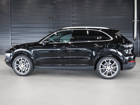 Certified 2023 Porsche Cayenne S AWD/4WD image 2
