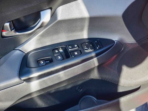 Used 2020 Hyundai Veloster Turbo Ultimate image 18