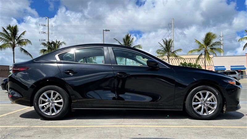 Used 2019 MAZDA MAZDA3 Sedan FWD image 6