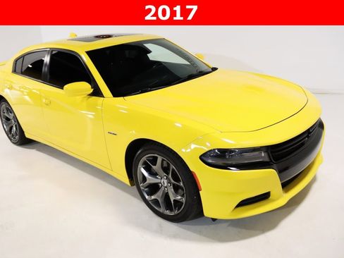 Used 2017 Dodge Charger R/T w/ Beats Audio Group image 3