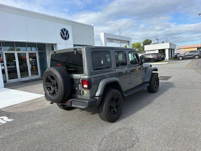 Used 2022 Jeep Wrangler Unlimited Sahara AWD/4WD image 4