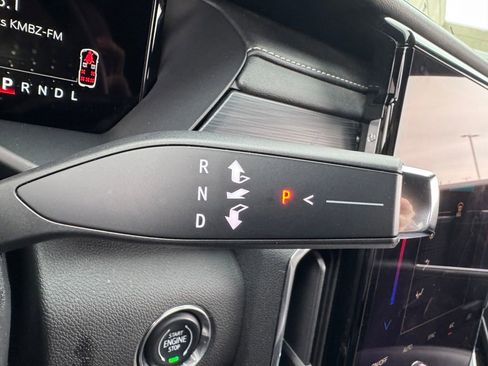 Used 2024 GMC Acadia Elevation image 14