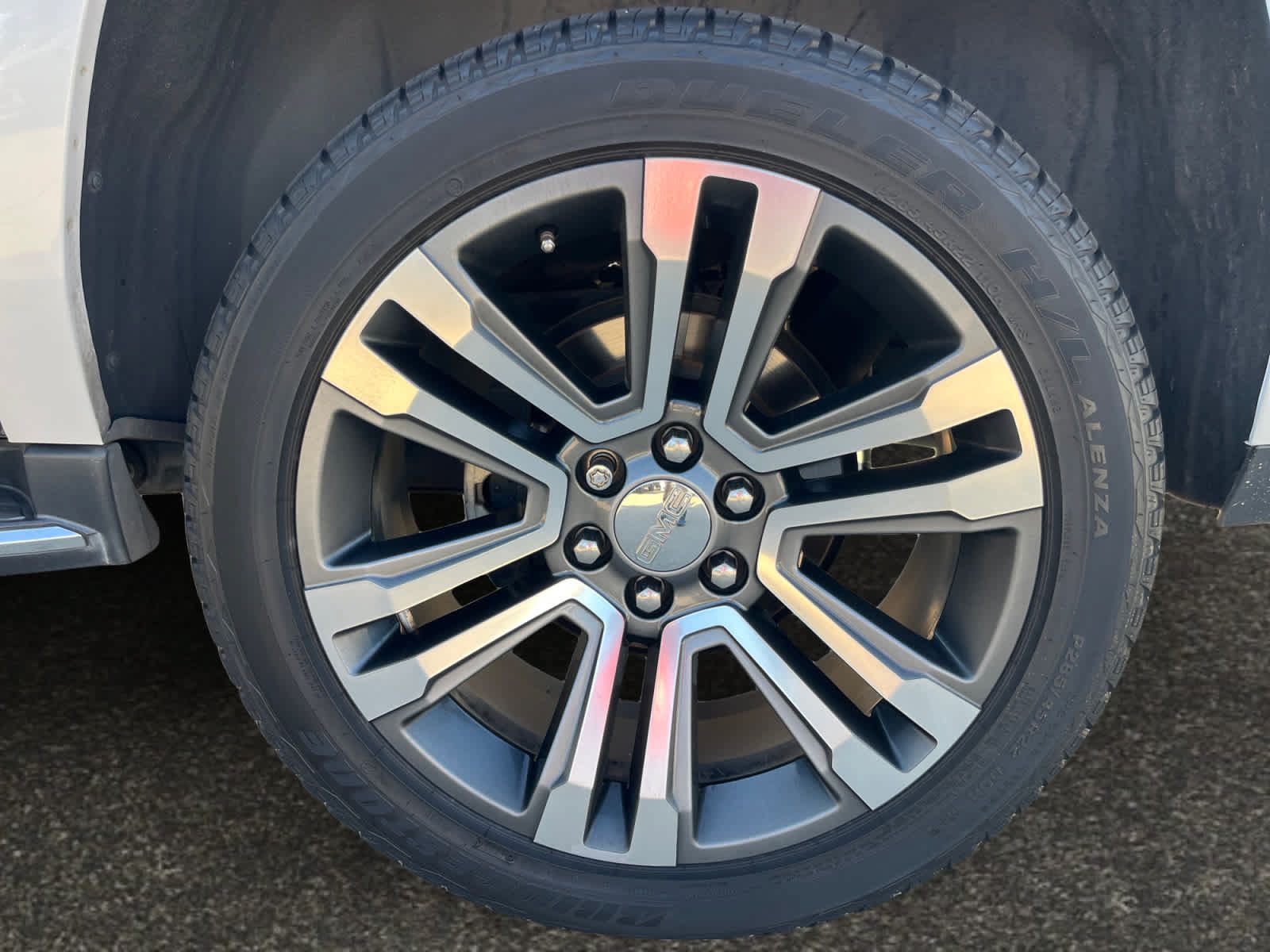 Used 2019 GMC Yukon XL Denali w/ Open Road Package RWD image 10